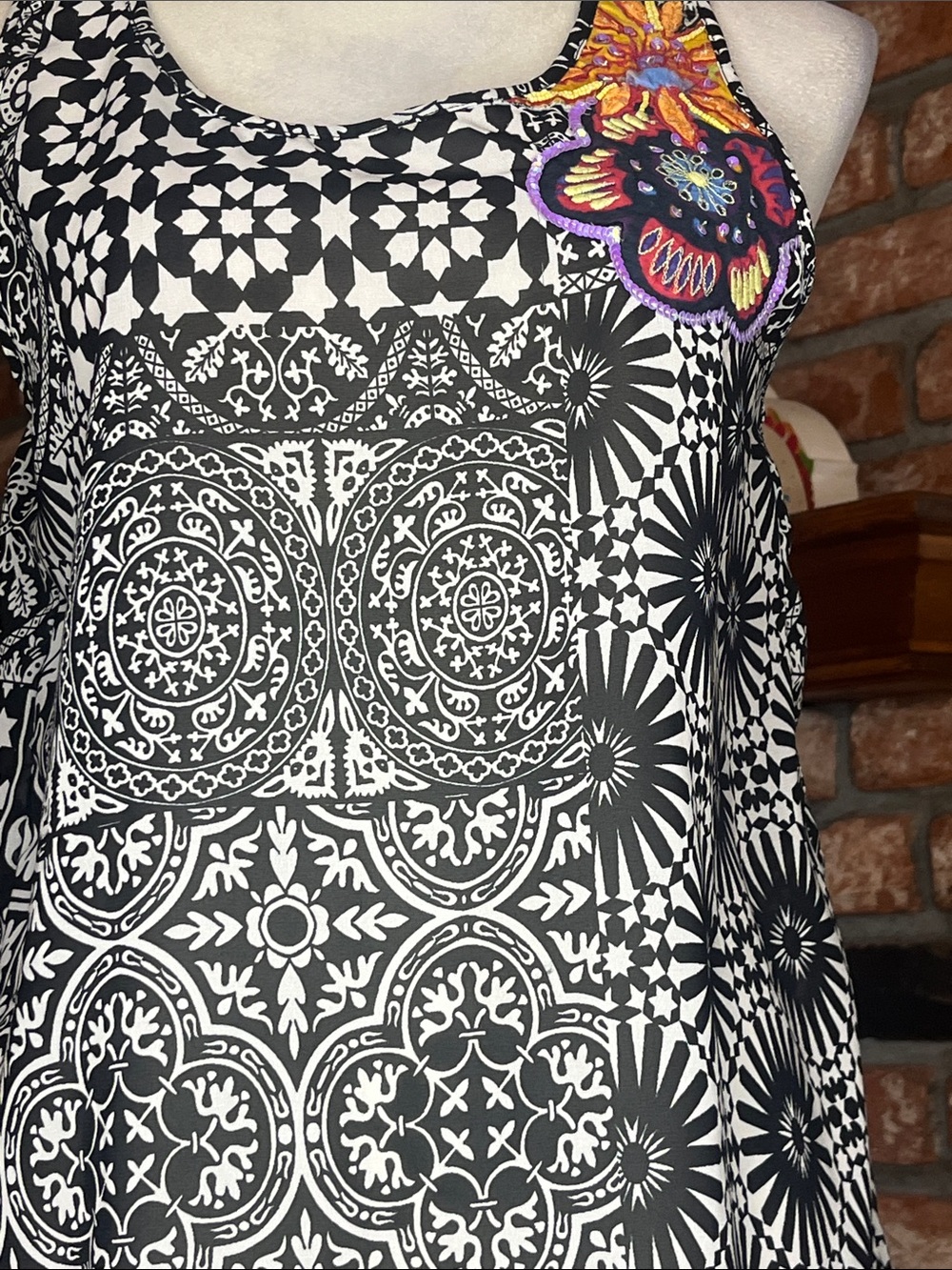 Desigual Black & White Sleeveless Patterned Tunic with Colorful Floral Patch - Picture 3 of 5